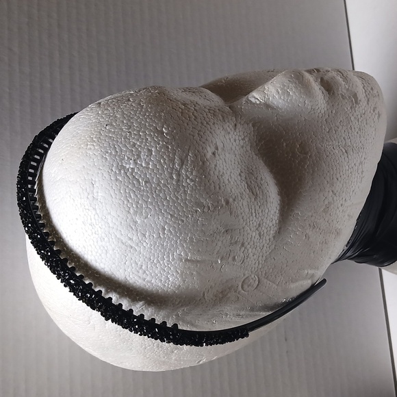 Holiday Elegant Black Headband NIP - Picture 2 of 5